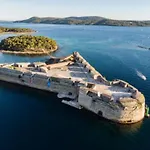Grubisic - - Parking Included 3* Šibenik