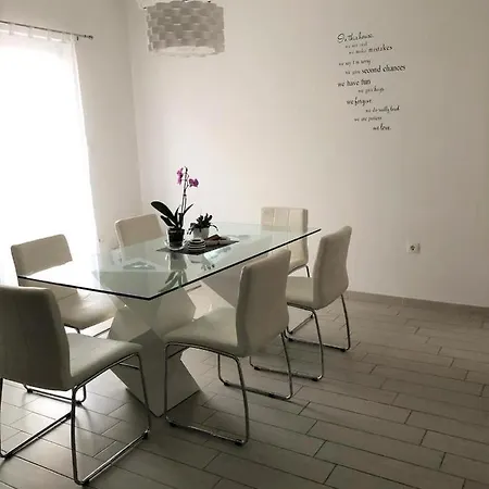 Casa de hóspedes Grubisic - - Parking Included