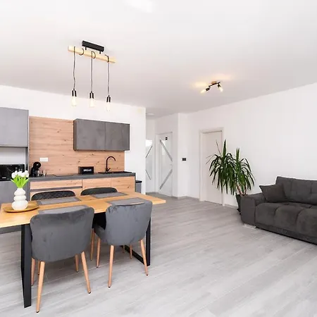 Grubisic - - Parking Included