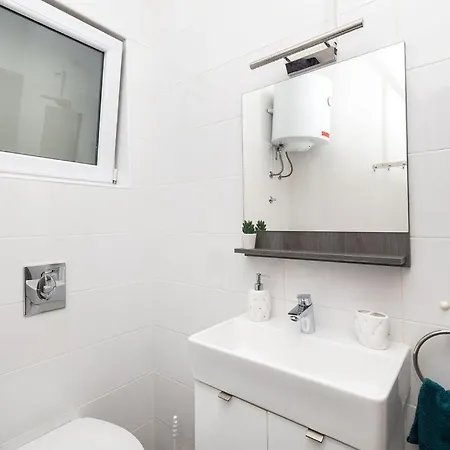 Grubisic - - Parking Included