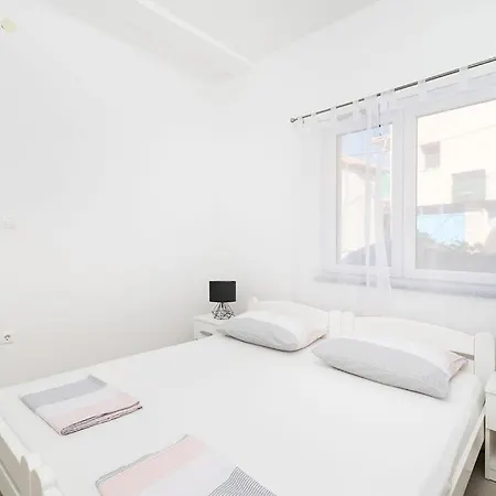 Grubisic - - Parking Included Casa de hóspedes