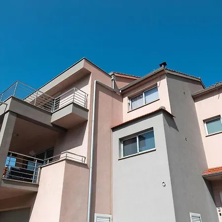 Guest house Grubisic - - Parking Included