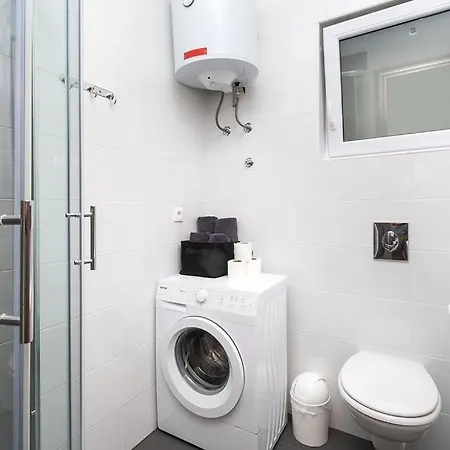 Grubisic - - Parking Included Гостевой дом Шибеник