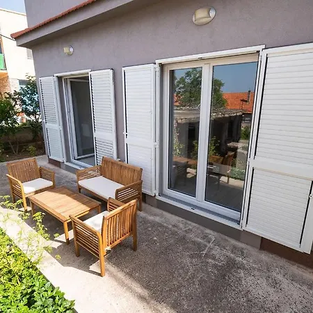 Guest house Grubisic - - Parking Included Sibenik