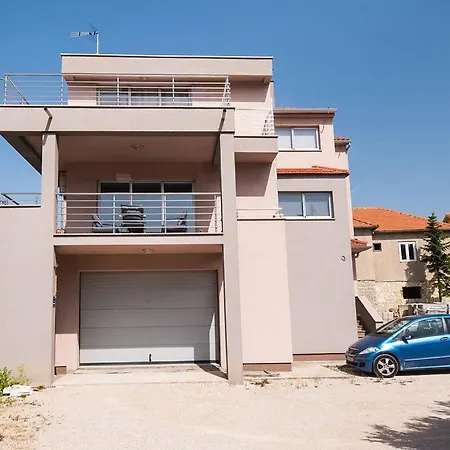 Grubisic - - Parking Included 3* Sibenik