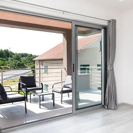 Grubisic - - Parking Included