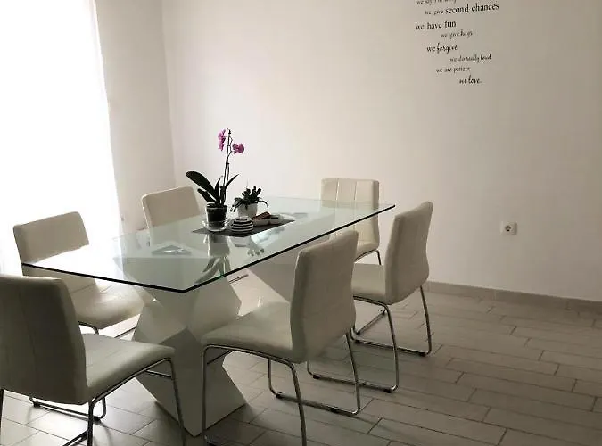 Guest house Grubisic - - Parking Included