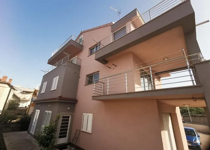 Guest house Grubisic - - Parking Included