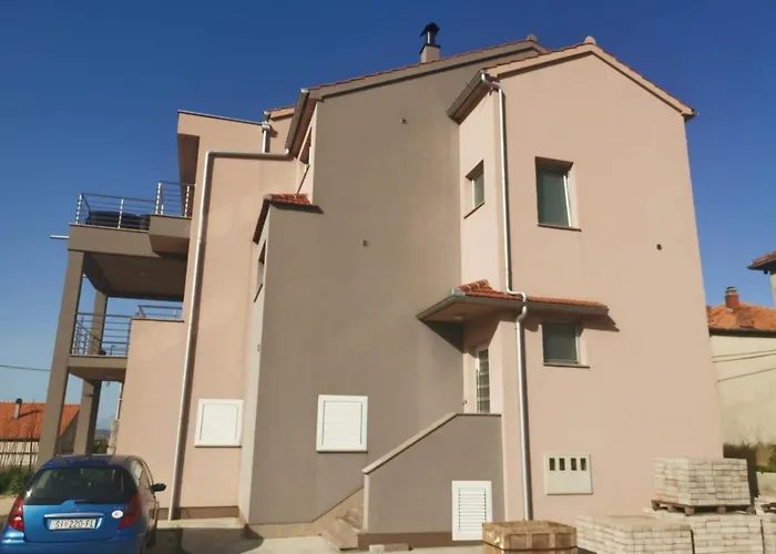 Guest house Grubisic - - Parking Included