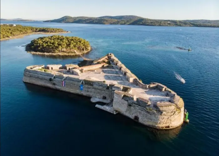 Grubisic - - Parking Included 3* Sibenik