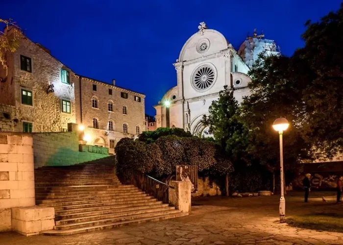 Guest house Grubisic - - Parking Included 3*