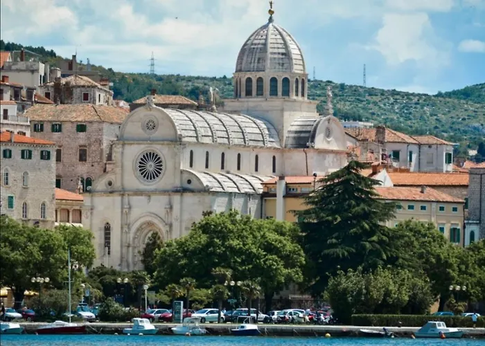 Guest house Grubisic - - Parking Included