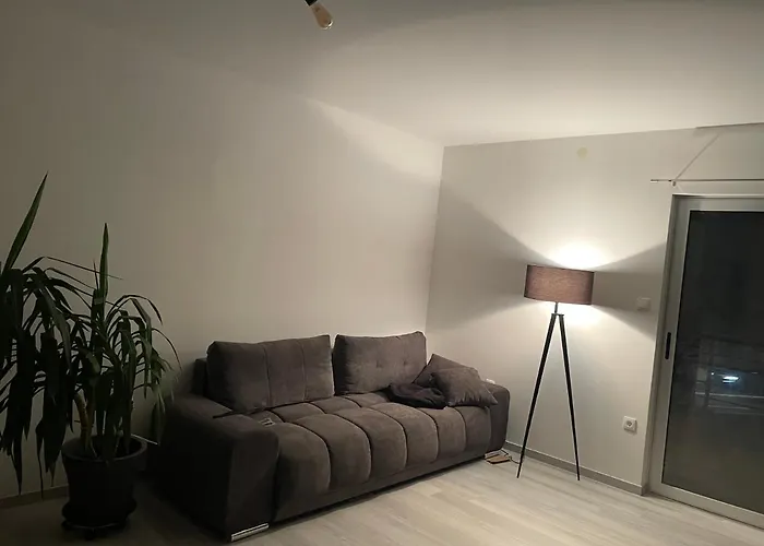 Grubisic - - Parking Included