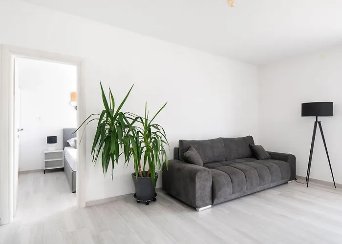 Guest house Grubisic - - Parking Included