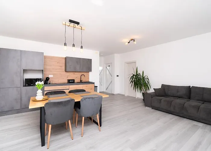 Grubisic - - Parking Included