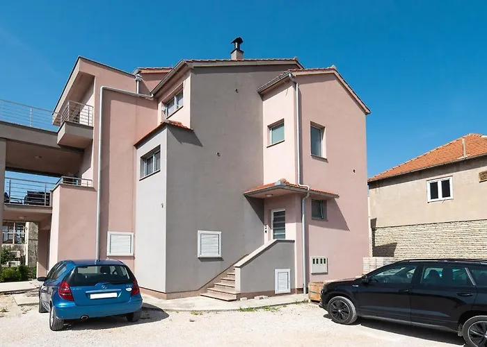 Grubisic - - Parking Included Guest house 3*