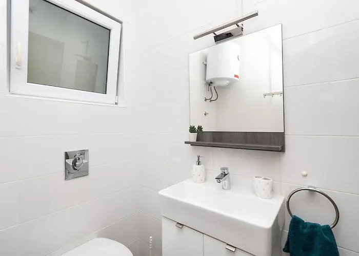 Grubisic - - Parking Included