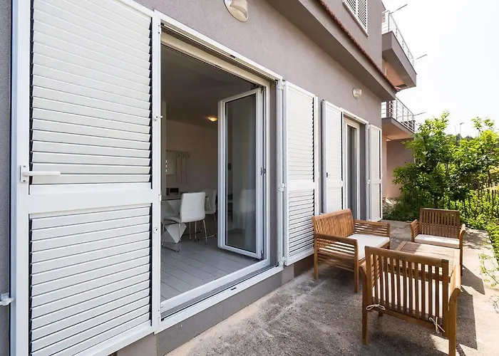 Guest house Grubisic - - Parking Included