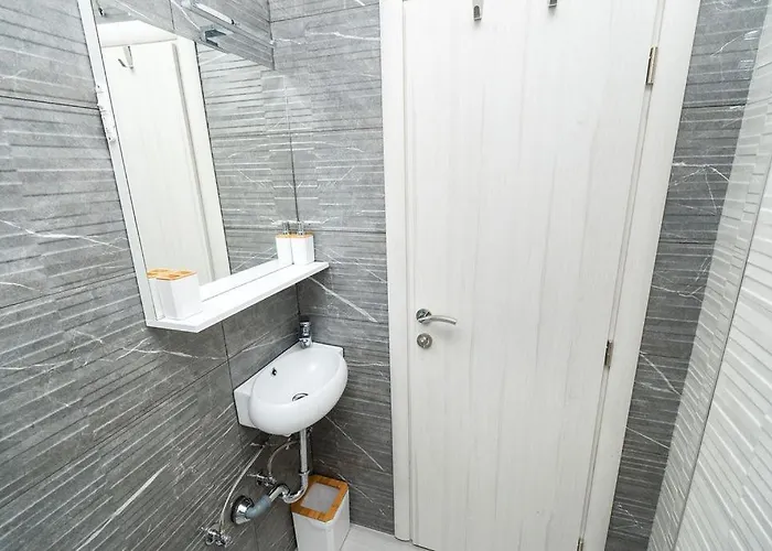 Guest house Grubisic - - Parking Included Sibenik