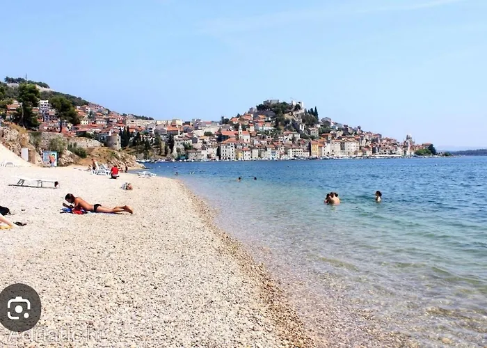 Guest house Grubisic - - Parking Included Sibenik